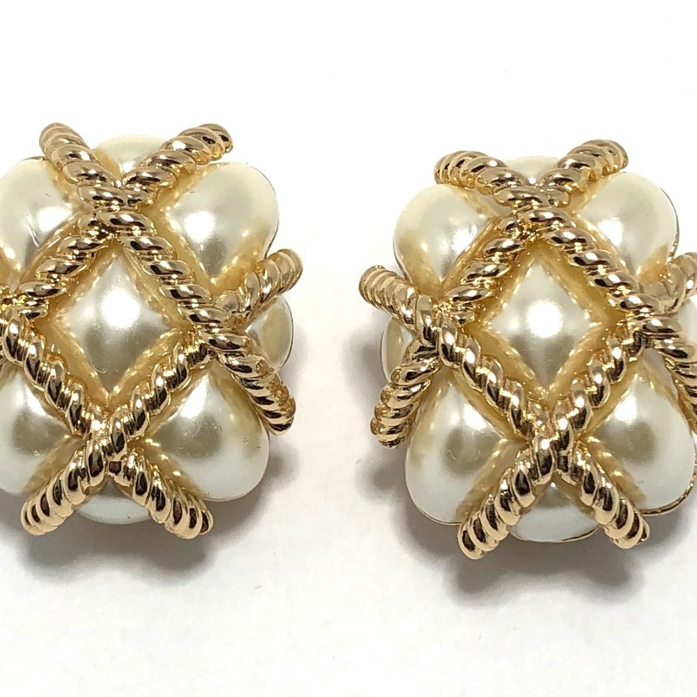 KENNETH JAY LANE, GOLD ROPE QUILTED RESIN CLIP EAR - Picture 5 of 9